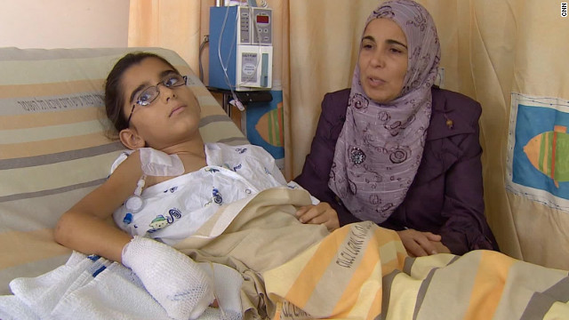 the child next to his mother in the hospital